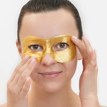 A mask with gold and argireline for the skin around the eyes lacking firmness and elasticity